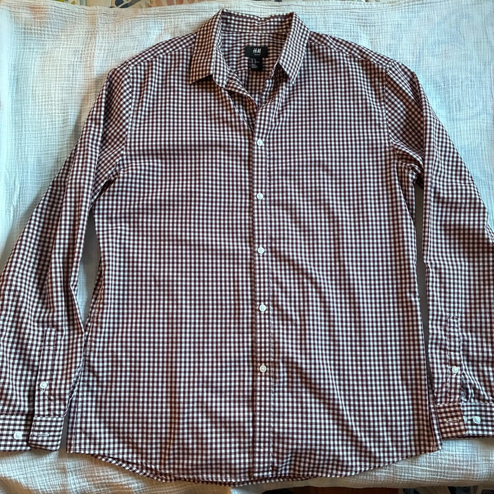 😳3/$15😳 H&M Men's XL Maroon Plaid Button Down Shirt